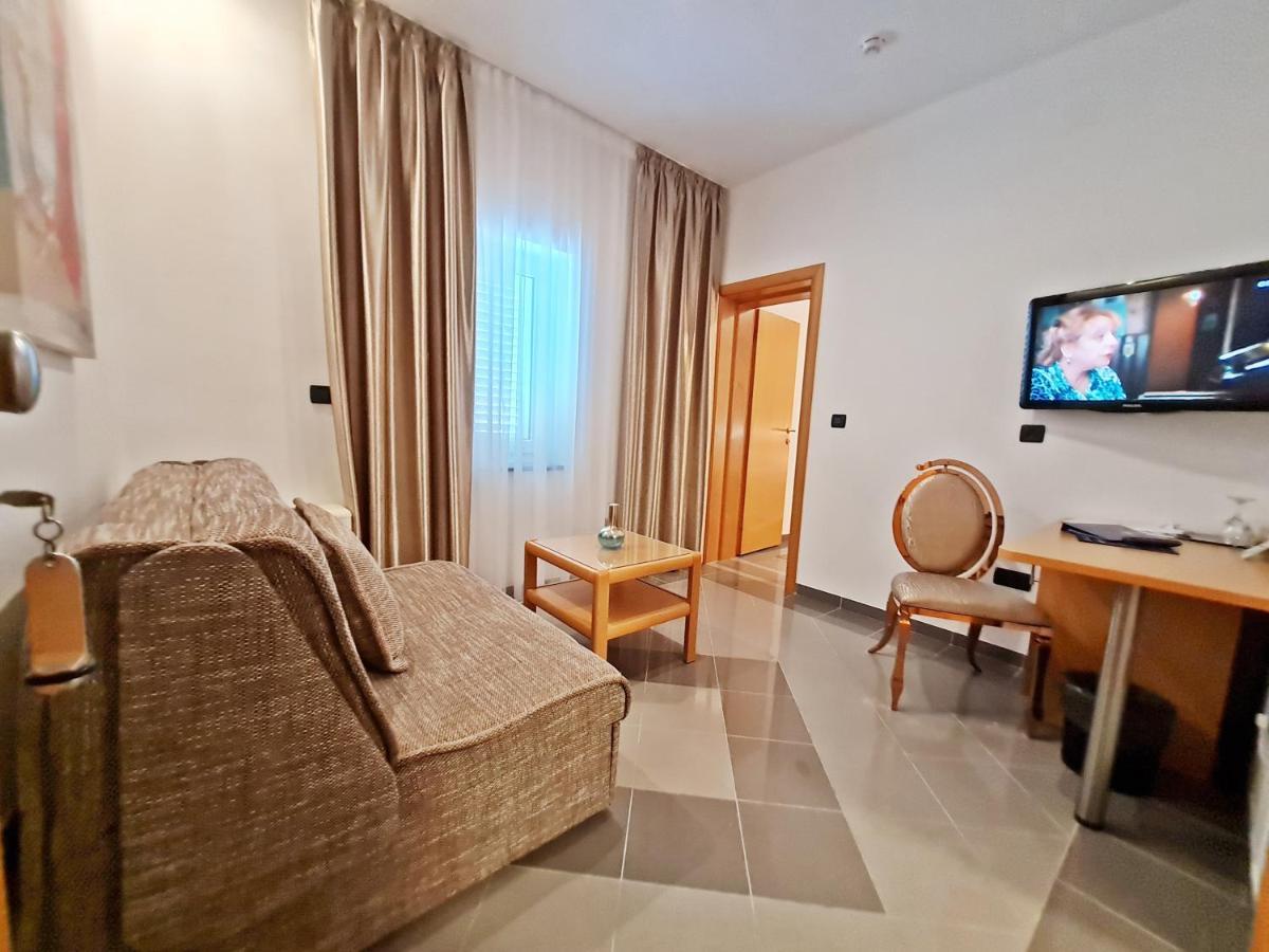 Hotel Sunce Podstrana Luaran gambar
