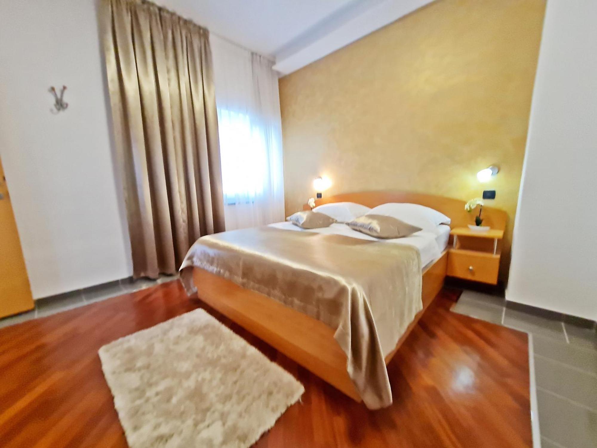 Hotel Sunce Podstrana Bilik gambar